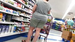 candid white bbw shopping has nice huge ass