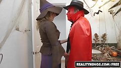RealityKings – Moms Bang Teens – Halloweeny