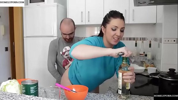 Fucking in the kitchen while cooking Pamela y Jesus more videos in kitchen in onlyfans.com/pamelasanchez