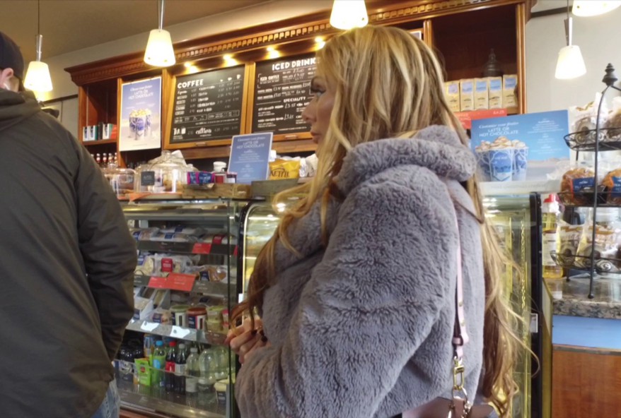 Stacey, 40 ans, une milf avec un tempérament de feu !  (vidéo exclusive)