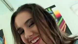 Une jeunette enculée pour le plaisir