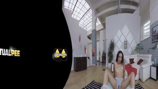 Amanda Estela is caught peeing her pants in virtual reality