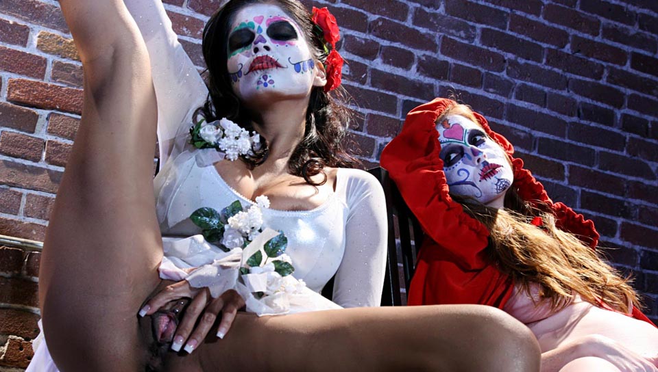 Alexis Amore And Nikki Rhodes