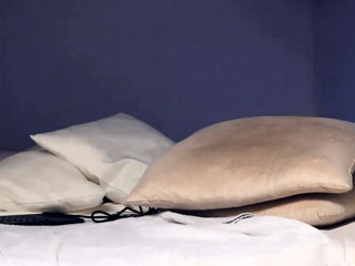 Cute amateur webcam teen girl toying pussy on webcam