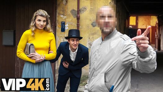 HUNT4K. Provocative girl leaves boyfriend alone and gets bonked in bottom