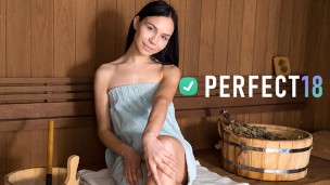 Mia loves Cumming at the Spa