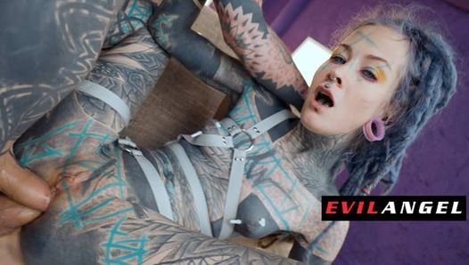 Fetish Alt Babe Stuffed in Gaping Double Anal 3Way-EvilAngel