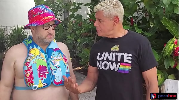 Beach bunny Kapri & Chloe Temple threesome in front of cuckold sugar daddy