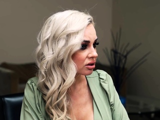 Pop stars mom save her son to avoid expelled from school