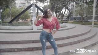 COLOMBIAN TOURIST lady asks for help to take pictures