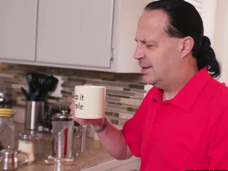 Sarah Lace pulls out her mesmerizing ass